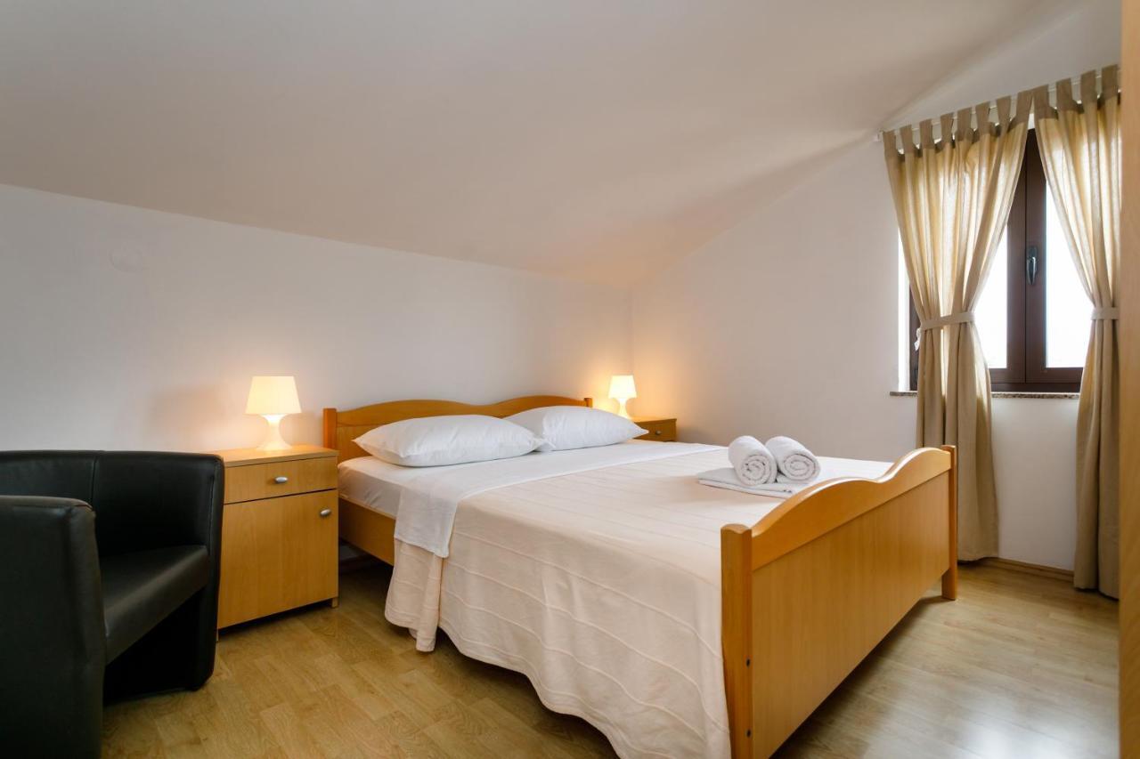 Apartman Sintic Krk Town Eksteriør bilde